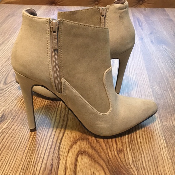 Michael Antonio Tan high heel Shoes Sz 8 Worn once - Picture 6 of 8